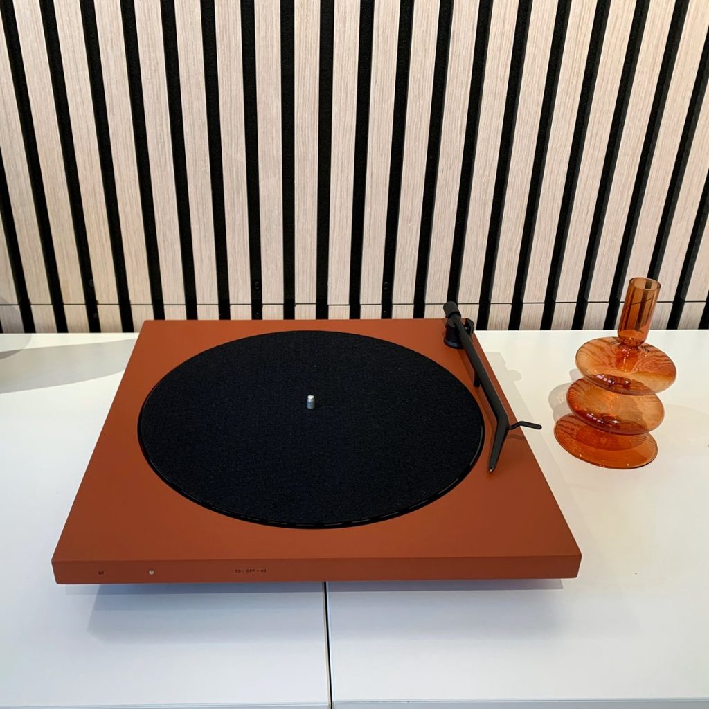 Calder Turntable