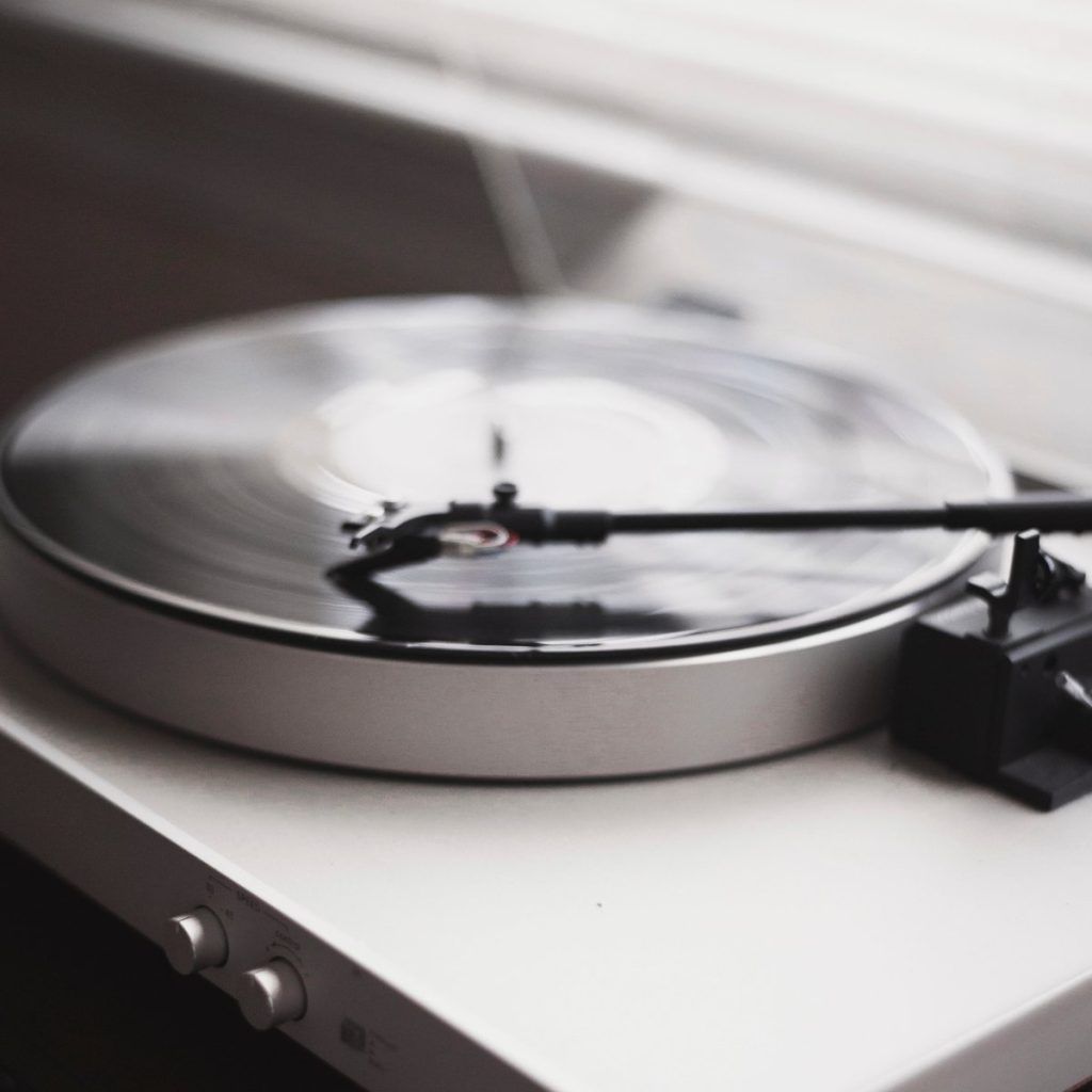 Lumen Turntable, White